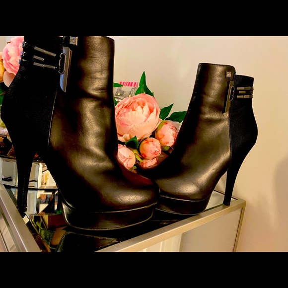 globo ankle boots